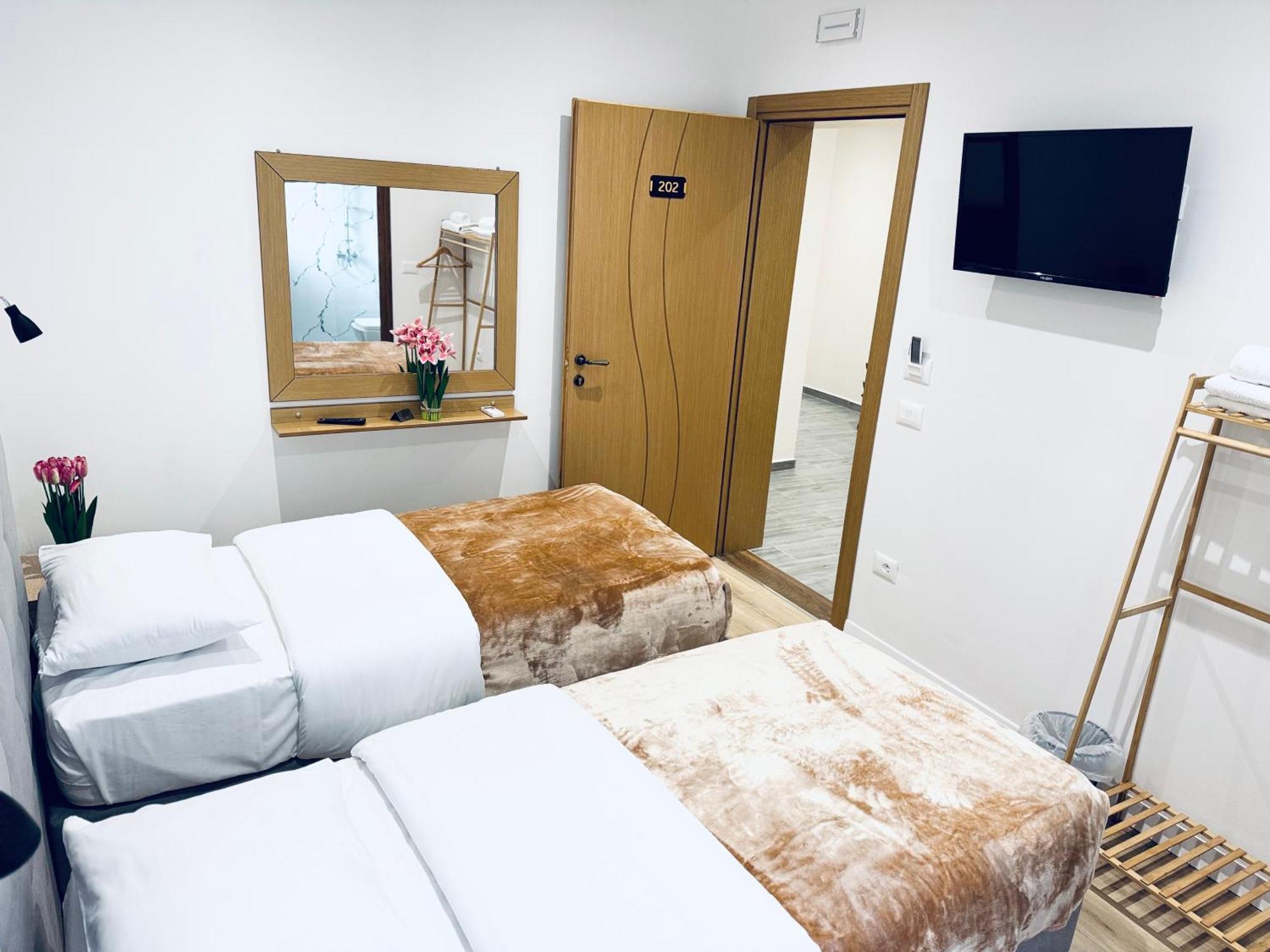 Kutal Park Inn Hotel Përmet المظهر الخارجي الصورة